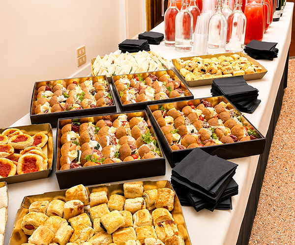 Vassoi di finger food per il catering
